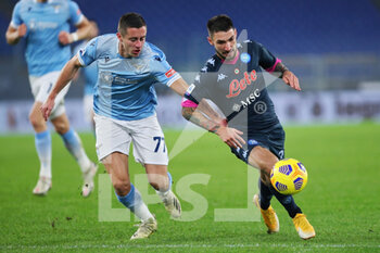 2020-12-20 - Adam Marusic of Lazio (L) vies for the ball with Matteo Politano of Napoli during the Italian championship Serie A football match between SS Lazio and SSC Napoli on December 20, 2020 at Stadio Olimpico in Rome, Italy - Photo Federico Proietti / DPPI - SS LAZIO VS SSC NAPOLI - ITALIAN SERIE A - SOCCER