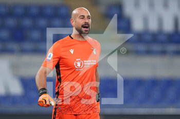 2020-12-20 - Lazio goalkeeper Pepe Reina of Lazio reacts during the Italian championship Serie A football match between SS Lazio and SSC Napoli on December 20, 2020 at Stadio Olimpico in Rome, Italy - Photo Federico Proietti / DPPI - SS LAZIO VS SSC NAPOLI - ITALIAN SERIE A - SOCCER