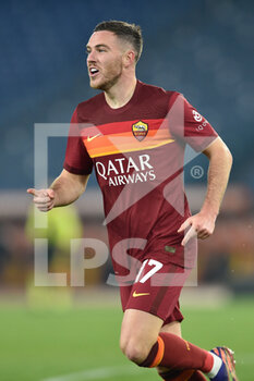 2020-12-23 - ROME, ITALY - December 23 : Jordan Veretout of AS Roma celebrates after scores a goal during Italian Serie A soccer match between AS Roma and Cagliari at Stadio Olimpico on December 23,2020 in Rome Italy - ROMA VS CAGLIARI - ITALIAN SERIE A - SOCCER
