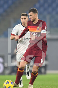 2020-12-23 -  ROME, ITALY - December 23 : Edin Dzeko (9) of AS Roma in action during the Serie A soccer match between AS Roma and Cagliari at Stadio Olimpico on December 23,2020 in Rome Italy  - ROMA VS CAGLIARI - ITALIAN SERIE A - SOCCER