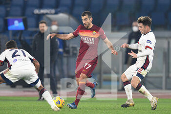 2020-12-23 -  ROME, ITALY - December 23 : Henrikh Mkhitaryan (77) of AS Roma in action during the Serie A soccer match between AS Roma and Cagliari at Stadio Olimpico on December 23,2020 in Rome Italy  - ROMA VS CAGLIARI - ITALIAN SERIE A - SOCCER