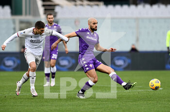 2021-01-03 - Sofyan Amrabat (ACF Fiorentina) in azione contrastato da Nicolas Dominguez (BFC Bologna) - FIORENTINA VS BOLOGNA - ITALIAN SERIE A - SOCCER