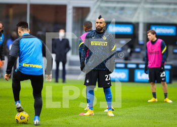 2021-01-03 - Arturo Vidal of FC Internazionale warms up during the Serie A 2020/21 football match between FC Internazionale vs FC Crotone at the San Siro Stadium, Milan, Italy on January 03, 2021 - Photo FCI / Fabrizio Carabelli - FC INTERNAZIONALE VS FC CROTONE - ITALIAN SERIE A - SOCCER