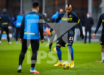 2021-01-03 - Arturo Vidal of FC Internazionale warms up during the Serie A 2020/21 football match between FC Internazionale vs FC Crotone at the San Siro Stadium, Milan, Italy on January 03, 2021 - Photo FCI / Fabrizio Carabelli - FC INTERNAZIONALE VS FC CROTONE - ITALIAN SERIE A - SOCCER