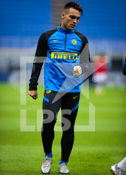 2021-01-03 - Lautaro Martínez of FC Internazionale warms up during the Serie A 2020/21 football match between FC Internazionale vs FC Crotone at the San Siro Stadium, Milan, Italy on January 03, 2021 - Photo FCI / Fabrizio Carabelli - FC INTERNAZIONALE VS FC CROTONE - ITALIAN SERIE A - SOCCER