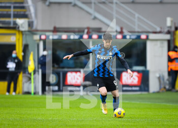 2021-01-03 - Alessandro Bastoni of FC Internazionale in action during the Serie A 2020/21 football match between FC Internazionale vs FC Crotone at the San Siro Stadium, Milan, Italy on January 03, 2021 - Photo FCI / Fabrizio Carabelli - FC INTERNAZIONALE VS FC CROTONE - ITALIAN SERIE A - SOCCER
