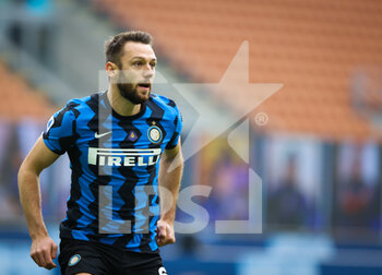 2021-01-03 - Stefan de Vrij of FC Internazionale in action during the Serie A 2020/21 football match between FC Internazionale vs FC Crotone at the San Siro Stadium, Milan, Italy on January 03, 2021 - Photo FCI / Fabrizio Carabelli - FC INTERNAZIONALE VS FC CROTONE - ITALIAN SERIE A - SOCCER