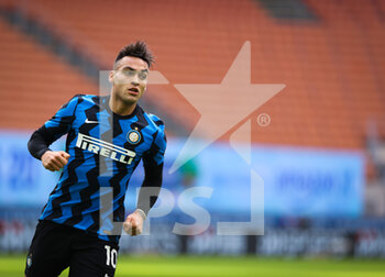 2021-01-03 - Lautaro Martínez of FC Internazionale in action during the Serie A 2020/21 football match between FC Internazionale vs FC Crotone at the San Siro Stadium, Milan, Italy on January 03, 2021 - Photo FCI / Fabrizio Carabelli - FC INTERNAZIONALE VS FC CROTONE - ITALIAN SERIE A - SOCCER