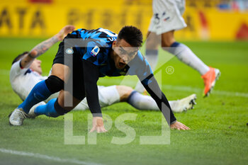 2021-01-03 - Lautaro Martínez of FC Internazionale scores second goal during the Serie A 2020/21 football match between FC Internazionale vs FC Crotone at the San Siro Stadium, Milan, Italy on January 03, 2021 - Photo FCI / Fabrizio Carabelli - FC INTERNAZIONALE VS FC CROTONE - ITALIAN SERIE A - SOCCER