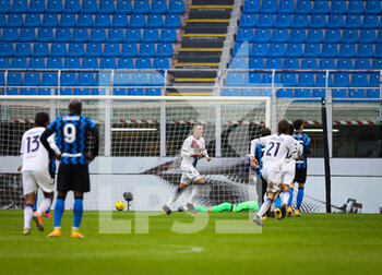 2021-01-03 - Vladimir Golemic of FC Crotone penalty during the Serie A 2020/21 football match between FC Internazionale vs FC Crotone at the San Siro Stadium, Milan, Italy on January 03, 2021 - Photo FCI / Fabrizio Carabelli - FC INTERNAZIONALE VS FC CROTONE - ITALIAN SERIE A - SOCCER