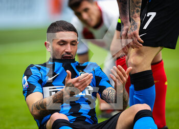 2021-01-03 - Stefano Sensi of FC Internazionale reacts during the Serie A 2020/21 football match between FC Internazionale vs FC Crotone at the San Siro Stadium, Milan, Italy on January 03, 2021 - Photo FCI / Fabrizio Carabelli - FC INTERNAZIONALE VS FC CROTONE - ITALIAN SERIE A - SOCCER
