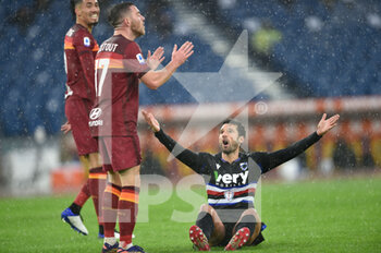 2021-01-03 - ROME, ITALY - January 3 : Antonio Candreva (R) of UC Sampdoria gesture during the Serie A soccer match between AS Roma and UC Sampdoria at Stadio Olimpico on January 3,2021 in Rome Italy - ROMA VS SAMPDORIA - ITALIAN SERIE A - SOCCER