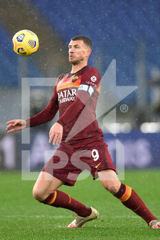 2021-01-03 - ROME, ITALY - January 3 : Edin Dzeko of AS Roma in action during the Serie A soccer match between AS Roma and UC Sampdoria at Stadio Olimpico on January 3,2021 in Rome Italy - ROMA VS SAMPDORIA - ITALIAN SERIE A - SOCCER