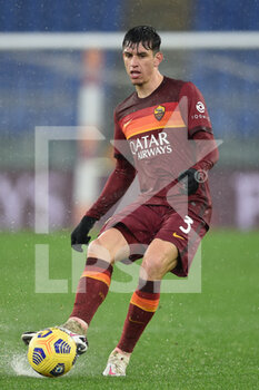 2021-01-03 - ROME, ITALY - January 3 : Roger Ibanez of AS Roma in action during the Serie A soccer match between AS Roma and UC Sampdoria at Stadio Olimpico on January 3,2021 in Rome Italy - ROMA VS SAMPDORIA - ITALIAN SERIE A - SOCCER