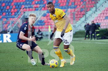 2021-01-06 - Bologna's Mattias Svanberg(L) and Udinese's Marvin Zeegelaar during the Italian Serie A soccer match Bologna Fc Udinese at the Renato Dall'Ara stadium in Bologna, Italy, 6 January 2021. Ph. Michele Nucci - BOLOGNA VS UDINESE - ITALIAN SERIE A - SOCCER