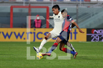 2021-01-06 - Junior Messias (Crotone FC) Chris Smalling (AS Roma) during the Serie A soccer match between Crotone - Roma, Stadio Ezio Scida on January 06, 2021 in Crotone Italy - CROTONE VS ROMA - ITALIAN SERIE A - SOCCER