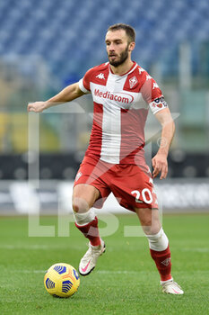 2021-01-06 - ROME, ITALY - January 6 : German Pezzella of ACF Fiorentina in Action during the Serie A soccer match between  SS Lazio and ACF Fiorentina at Stadio Olimpico on January 6,2021 in Rome,Italy  - LAZIO VS FIORENTINA - ITALIAN SERIE A - SOCCER