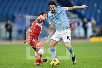 2021-01-06 - ROME, ITALY - January 6 Giacomo Bonaventura (L) of ACF Fiorentina in action against Luis Alberto (R) of Lazio during the Serie A soccer match between SS Lazio and ACF Fiorentina Stadio Olimpico on January 6,2021 in Rome Italy  - LAZIO VS FIORENTINA - ITALIAN SERIE A - SOCCER