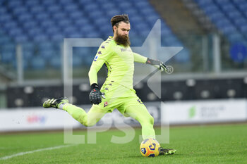 2021-01-06 - ROME, ITALY - January 6 : Goalkeeper Bartlomiej Dragowski of ACF Fiorentina in action during the Serie A soccer match between  SS Lazio and ACF Fiorentina at Stadio Olimpico on January 6,2021 in Rome,Italy  - LAZIO VS FIORENTINA - ITALIAN SERIE A - SOCCER