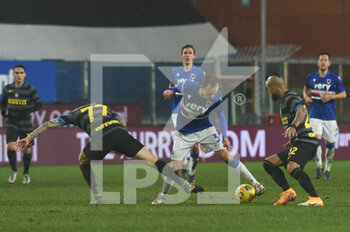 2021-01-06 - Marcelo Brozovic (Inter), MIKKEL DAMSGAARD (Sampdoria), Arturo Vidal (Inter) - SAMPDORIA VS INTER - ITALIAN SERIE A - SOCCER