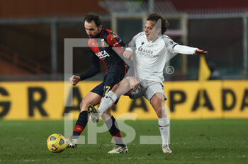 2021-01-09 - Milan Badelj (Genoa), Emanuel Vignato (Bologna) - GENOA CFC VS BOLOGNA FC - ITALIAN SERIE A - SOCCER
