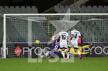 2021-01-10 - Dusan Vlahovic (ACF Fiorentina) segna il gol dell 1-0 - FIORENTINA VS CAGLIARI - ITALIAN SERIE A - SOCCER
