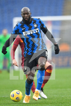 2021-01-10 -  ROME, ITALY - January 10 : Romelu Lukaku (L) of FC International Milan in action during the Serie A soccer match between AS Roma and FC International Milan at Stadio Olimpico on January 10,2021 in Rome Italy - AS ROMA VS FC INTERNAZIONALE - ITALIAN SERIE A - SOCCER