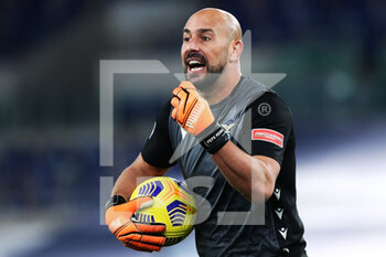 2021-01-15 - Pepe Reina, goalkeeper of Lazio, reacts during the Italian championship Serie A football match between SS Lazio and AS Roma on January 15, 2021 at Stadio Olimpico in Rome, Italy - Photo Federico Proietti / DPPI - SS LAZIO VS AS ROMA - ITALIAN SERIE A - SOCCER