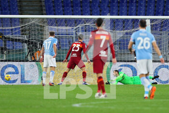 2021-01-15 - Luis Alberto of Lazio scores 2-0 goal during the Italian championship Serie A football match between SS Lazio and AS Roma on January 15, 2021 at Stadio Olimpico in Rome, Italy - Photo Federico Proietti / DPPI - SS LAZIO VS AS ROMA - ITALIAN SERIE A - SOCCER