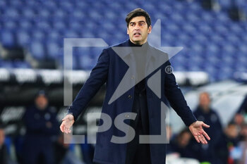 2021-01-15 - Paulo Fonseca, head coach of Roma, reacts during the Italian championship Serie A football match between SS Lazio and AS Roma on January 15, 2021 at Stadio Olimpico in Rome, Italy - Photo Federico Proietti / DPPI - SS LAZIO VS AS ROMA - ITALIAN SERIE A - SOCCER