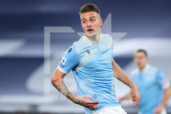 2021-01-15 - Sergej Milinkovic Savic of Lazio in action during the Italian championship Serie A football match between SS Lazio and AS Roma on January 15, 2021 at Stadio Olimpico in Rome, Italy - Photo Federico Proietti / DPPI - SS LAZIO VS AS ROMA - ITALIAN SERIE A - SOCCER