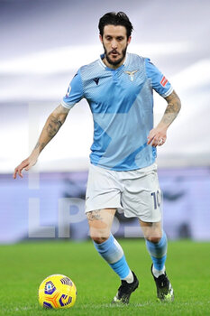 2021-01-15 - Luis Alberto of Lazio in action during the Italian championship Serie A football match between SS Lazio and AS Roma on January 15, 2021 at Stadio Olimpico in Rome, Italy - Photo Federico Proietti / DPPI - SS LAZIO VS AS ROMA - ITALIAN SERIE A - SOCCER