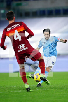 2021-01-15 - Luis Alberto of Lazio scores 3-0 goal during the Italian championship Serie A football match between SS Lazio and AS Roma on January 15, 2021 at Stadio Olimpico in Rome, Italy - Photo Federico Proietti / DPPI - SS LAZIO VS AS ROMA - ITALIAN SERIE A - SOCCER