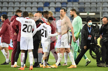 2021-01-18 - Zlatan Ibrahimovic of AC Milan, Postgame, Fair Play - CAGLIARI VS MILAN - ITALIAN SERIE A - SOCCER
