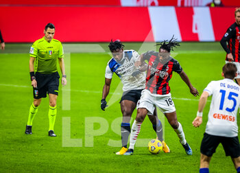 2021-01-23 - Soualiho Meite of AC Milan fights for the ball - AC MILAN VS ATALANTA BC - ITALIAN SERIE A - SOCCER