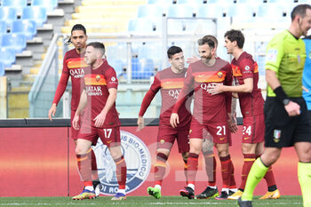 2021-01-23 -  ROME, ITALY - January 23 : Borja Mayoral (21 ) of AS Roma celebrates with his team mates after scoring a goal during Italian Serie A soccer match between AS Roma and Spezia n at Stadio Olimpico on January 23,2021 in Rome Italy - AS ROMA VS SPEZIA CALCIO - ITALIAN SERIE A - SOCCER