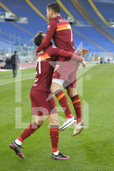 2021-01-23 -  ROME, ITALY - January 23 : Lorenzo Pellegrini (7 ) of AS Roma celebrates with his team mates after scoring a goal during Italian Serie A soccer match between AS Roma and Spezia n at Stadio Olimpico on January 23,2021 in Rome Italy - AS ROMA VS SPEZIA CALCIO - ITALIAN SERIE A - SOCCER