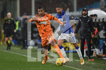 2021-01-30 - Alex Sandro (Juventus), GASTON RAMIREZ (Sampdoria) - UC SAMPDORIA VS JUVENTUS FC - ITALIAN SERIE A - SOCCER