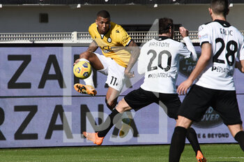 2021-01-31 - Walace of Udinese Calcio in action against Simone Bastoni of Spezia 1906 - SPEZIA CALCIO VS UDINESE CALCIO - ITALIAN SERIE A - SOCCER
