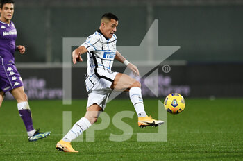 2021-02-05 - Alexis Sanchez of FC Internazionale in action - ACF FIORENTINA VS FC INTERNAZIONALE - ITALIAN SERIE A - SOCCER