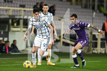 2021-02-05 - Alessandro Bastoni of FC Internazionale in action - ACF FIORENTINA VS FC INTERNAZIONALE - ITALIAN SERIE A - SOCCER