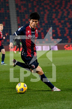 2021-02-12 - Takehiro Tomiyasu (Bologna FC) - BOLOGNA FC VS BENEVENTO CALCIO - ITALIAN SERIE A - SOCCER
