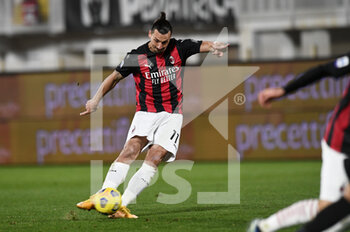 2021-02-13 - Zlatan Ibrahimovic of AC Milan in action - SPEZIA CALCIO VS AC MILAN - ITALIAN SERIE A - SOCCER