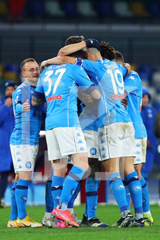 2021-02-13 - Players of Napoli celebrate at the end of the Italian championship Serie A football match between SSC Napoli and Juventus FC on February 13, 2021 at Diego Armando Maradona Stadium in Naples, Italy - Photo Federico Proietti / DPPI - SSC NAPOLI AND JUVENTUS FC - ITALIAN SERIE A - SOCCER