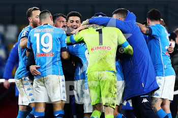 2021-02-13 - Players of Napoli celebrate with their head coach Gennaro Gattuso at the end of the Italian championship Serie A football match between SSC Napoli and Juventus FC on February 13, 2021 at Diego Armando Maradona Stadium in Naples, Italy - Photo Federico Proietti / DPPI - SSC NAPOLI AND JUVENTUS FC - ITALIAN SERIE A - SOCCER