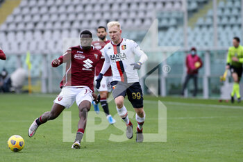 2021-02-13 - Lennart Czyborra (CFC Genoa) vs Wilfried Singo (Torino FC) - TORINO VS GENOA - ITALIAN SERIE A - SOCCER