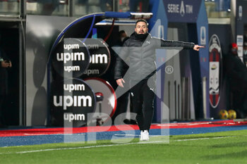 2021-02-14 - coach Roberto De Zerbi (US Sassuolo) during the Serie A soccer match between Crotone - Sassuolo, Stadio Ezio Scida on February 14, 2021 in Crotone Italy - FC CROTONE VS US SASSUOLO - ITALIAN SERIE A - SOCCER