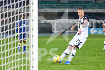 2021-02-15 - Juraj Kucka (Parma) scores a goal on penalty 0-1 - HELLAS VERONA VS PARMA CALCIO - ITALIAN SERIE A - SOCCER