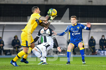 2021-02-15 - Luigi Sepe (Parma) saves a goal - HELLAS VERONA VS PARMA CALCIO - ITALIAN SERIE A - SOCCER
