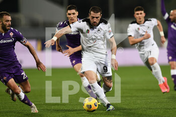 2021-02-19 - Andrey Galabinov of AC Spezia in action against German Pezzella of ACF Fiorentina  - ACF FIORENTINA VS SPEZIA CALCIO - ITALIAN SERIE A - SOCCER